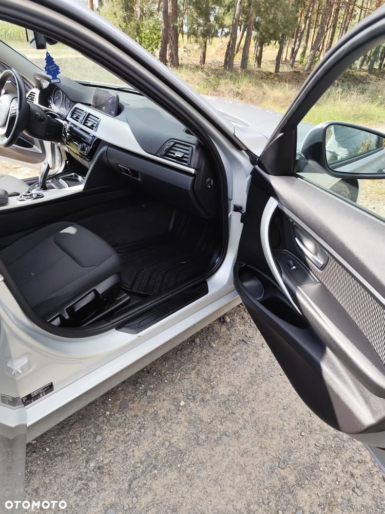 BMW Seria 3 318d - 19