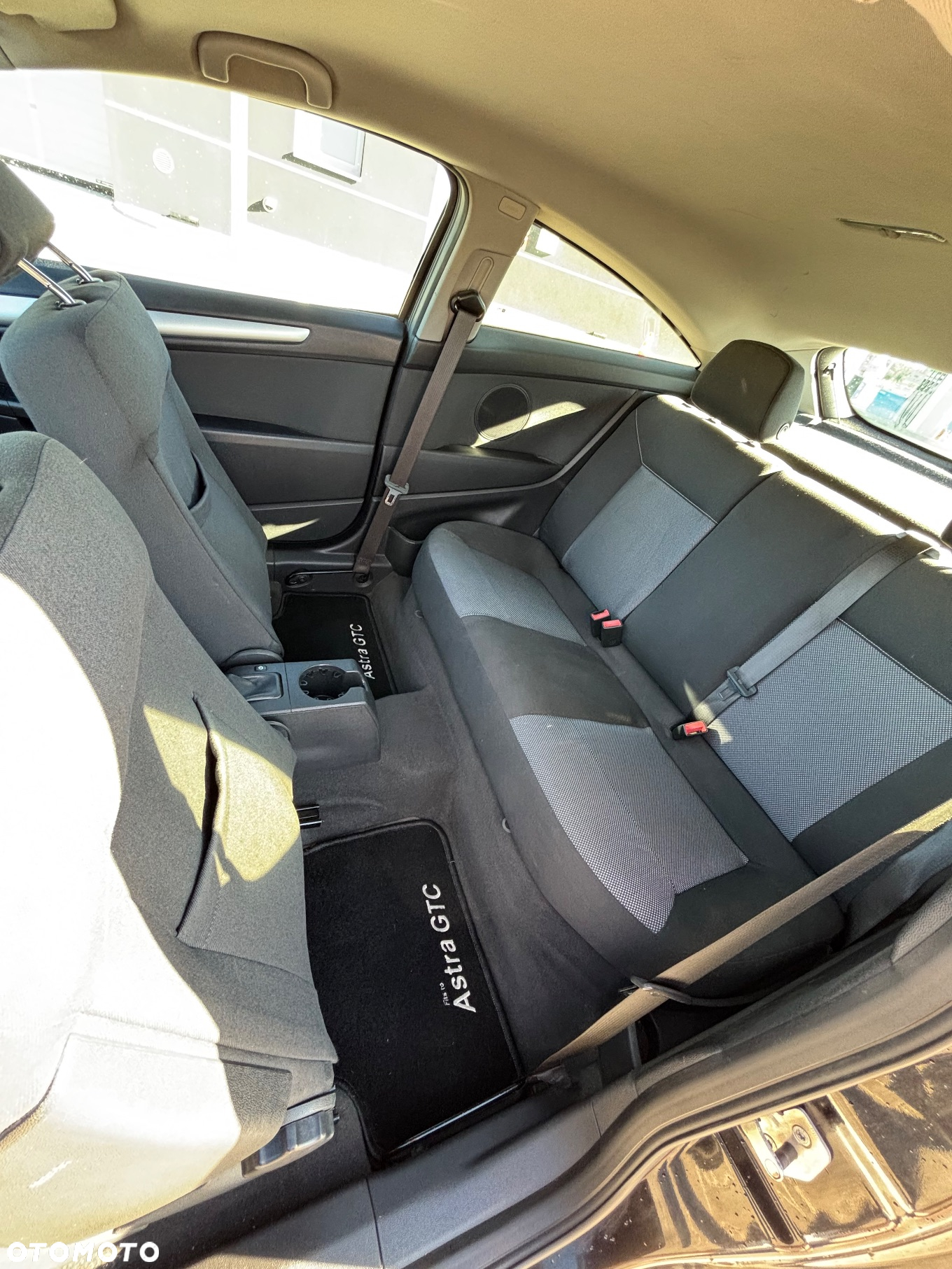 Opel Astra GTC 1.4 - 12