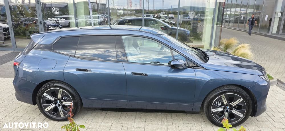 BMW iX xDrive60 - 2