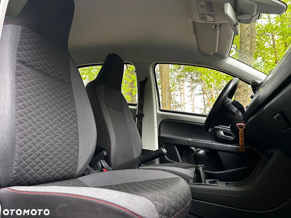 Volkswagen up! (BlueMotion Technology) move - 12