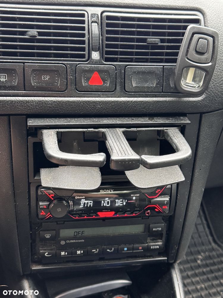 Volkswagen Golf - 6