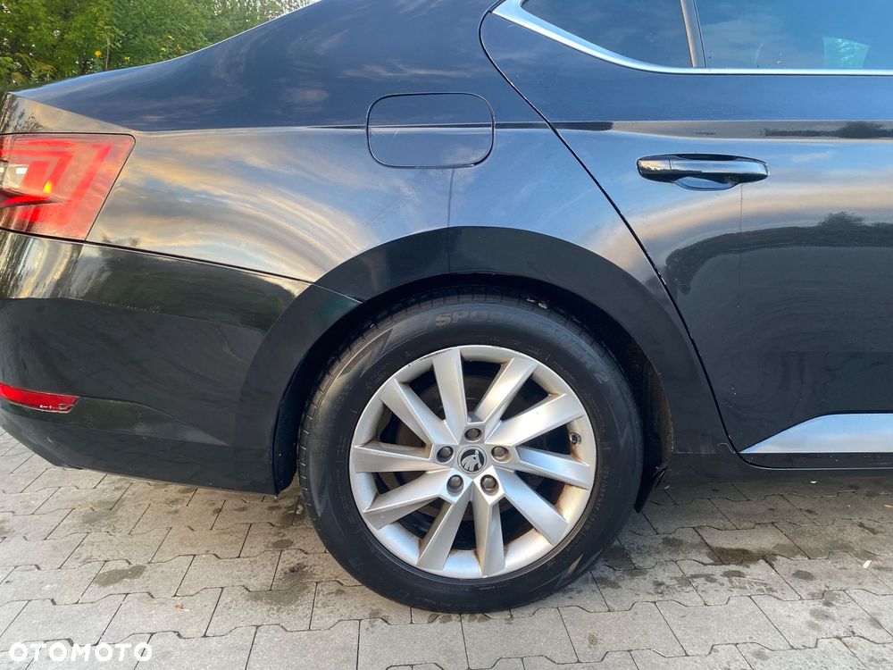 Skoda Superb 1.6 TDI Style DSG - 10