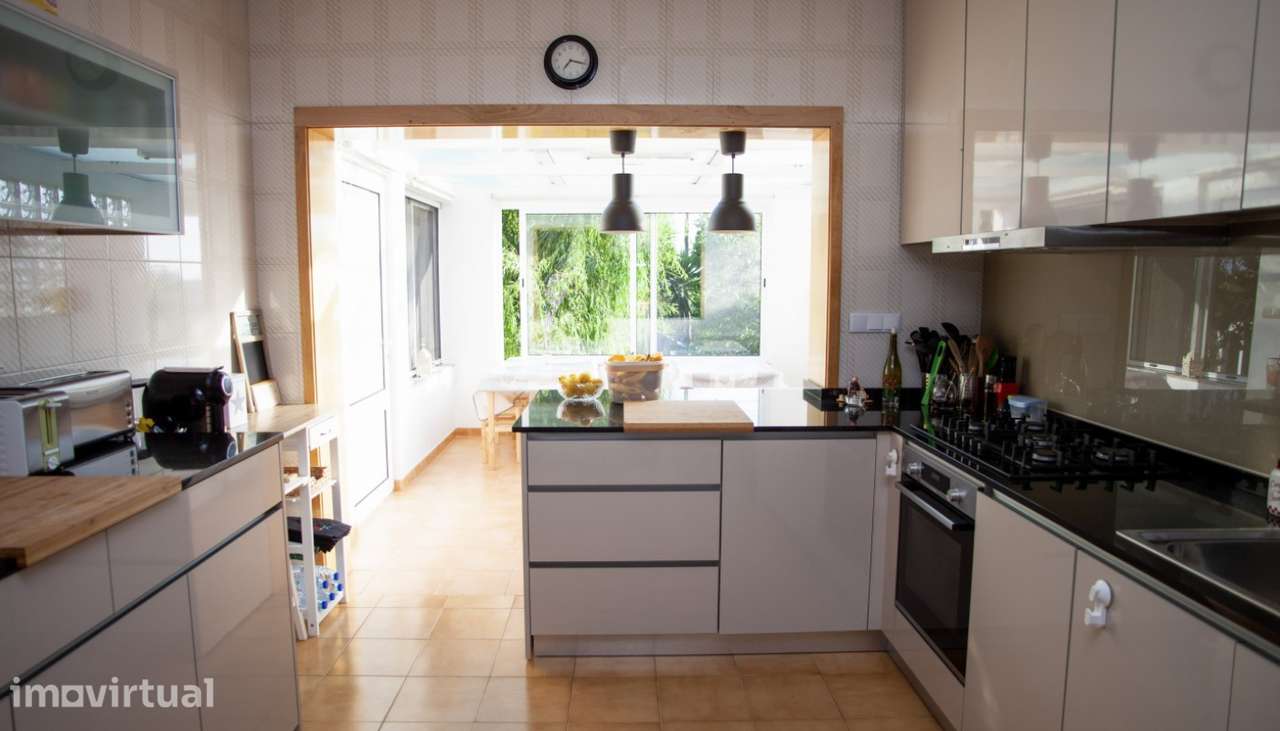 Venda de Moradia V3 a funcionar como Hostel, Estela, Póvoa de Varzim - Grande imagem: 2/27