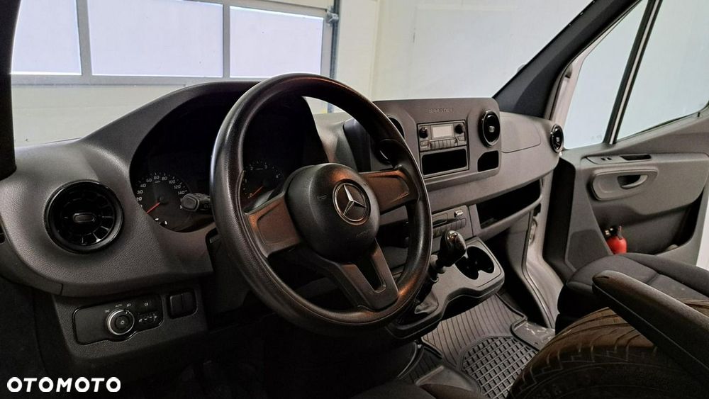 Mercedes-Benz Sprinter - 7