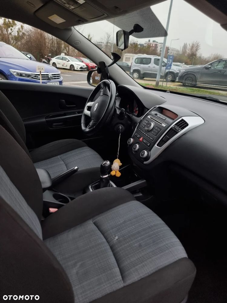 Kia Ceed 1.4 Comfort + - 14