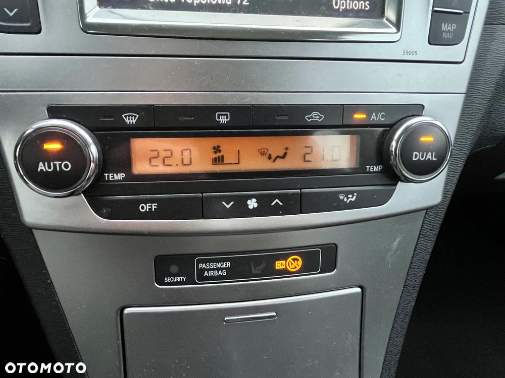 Toyota Avensis 1.6 Premium - 33