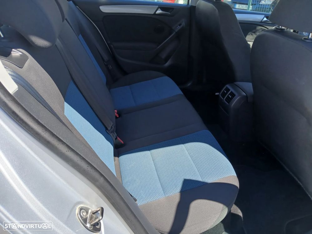 VW Golf 1.6 TDi Trendline BlueMotion - 20
