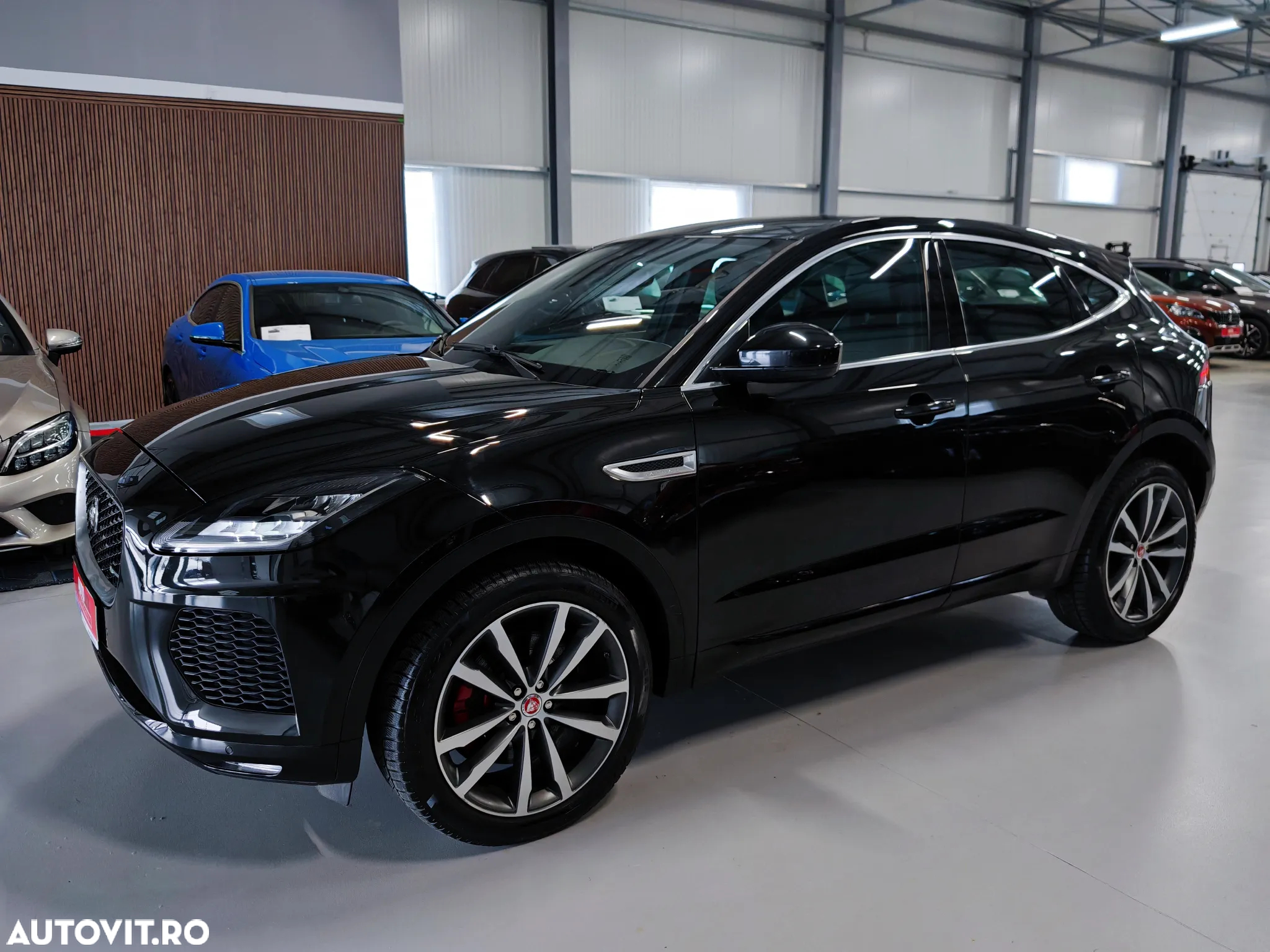 Jaguar E-Pace P200 AWD Aut. R-Dynamic - 11