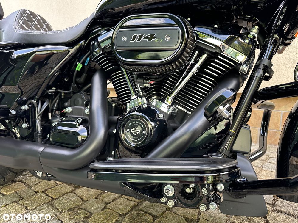 Harley-Davidson Touring Road Glide - 12