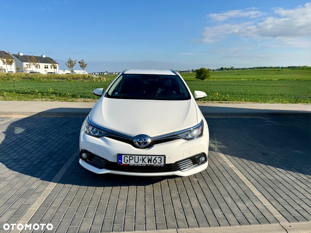 Toyota Auris Hybrid 135 Premium - 3
