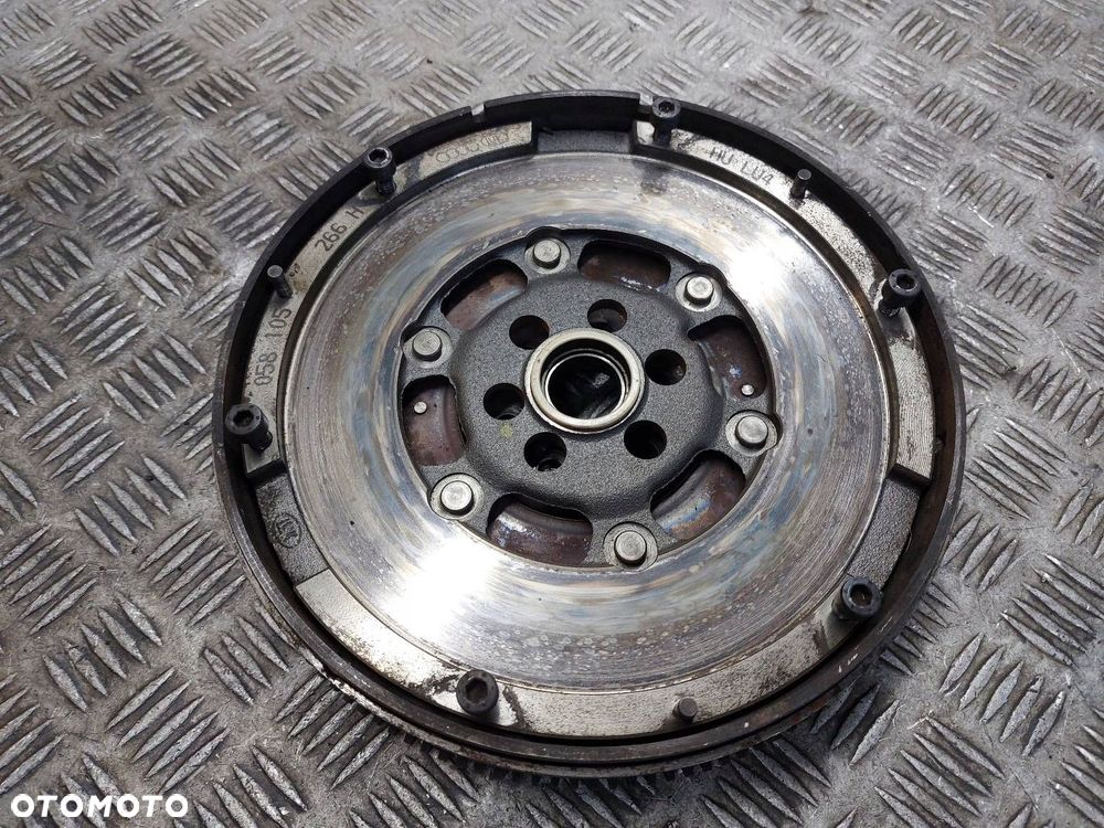 KOŁO DWUMASOWE VOLKSWAGEN PASSAT B5 FL 1.8 T 058105266H - 1