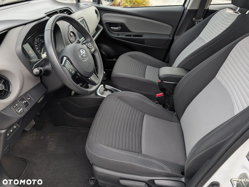 Toyota Yaris Hybrid 100 Premium - 15
