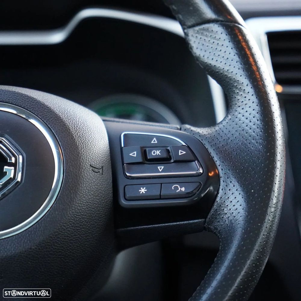 MG ZS EV 44.5 kWh Luxury - 23