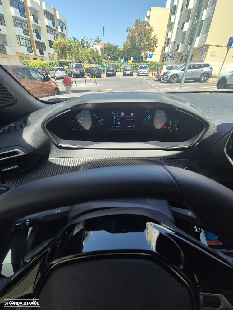 Peugeot e-2008 54 kWh Allure - 11