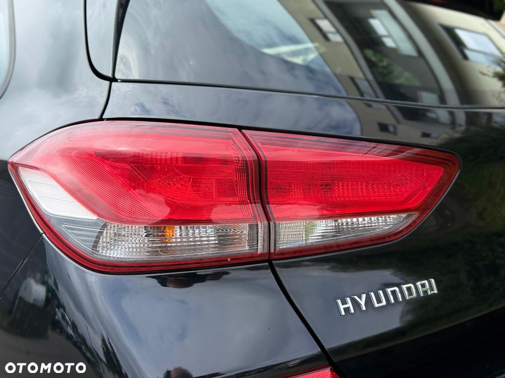 Hyundai i30 blue 1.4 Style - 15