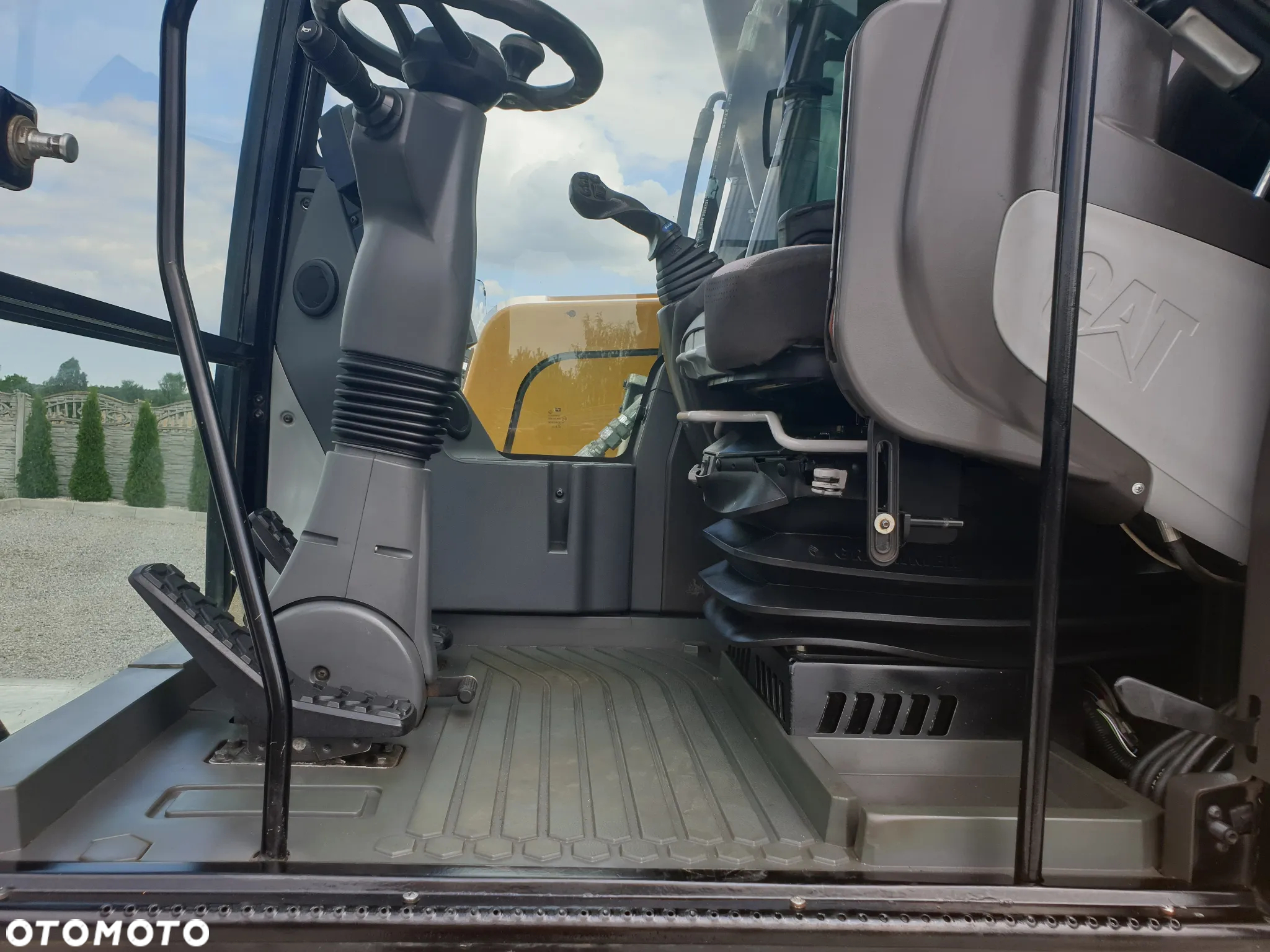 Caterpillar M 318 F ROTOTILT SPROWADZONY ŁADNY STAN - 13
