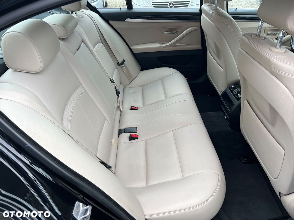 BMW Seria 5 518d Luxury Line - 10