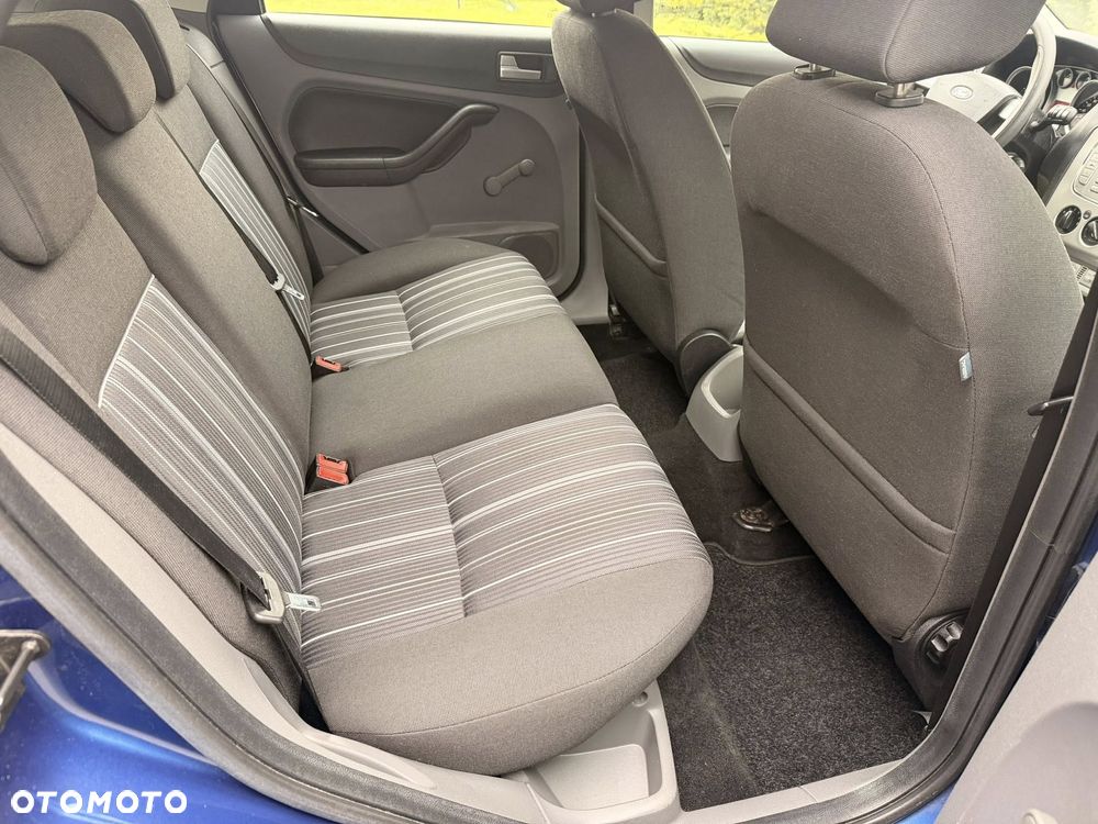 Ford Focus 1.6 16V Style+ - 25