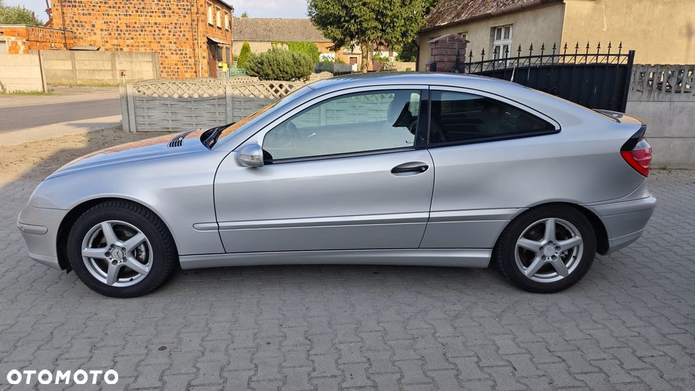 Mercedes-Benz Klasa C 180 Kompressor Sportcoupe - 4
