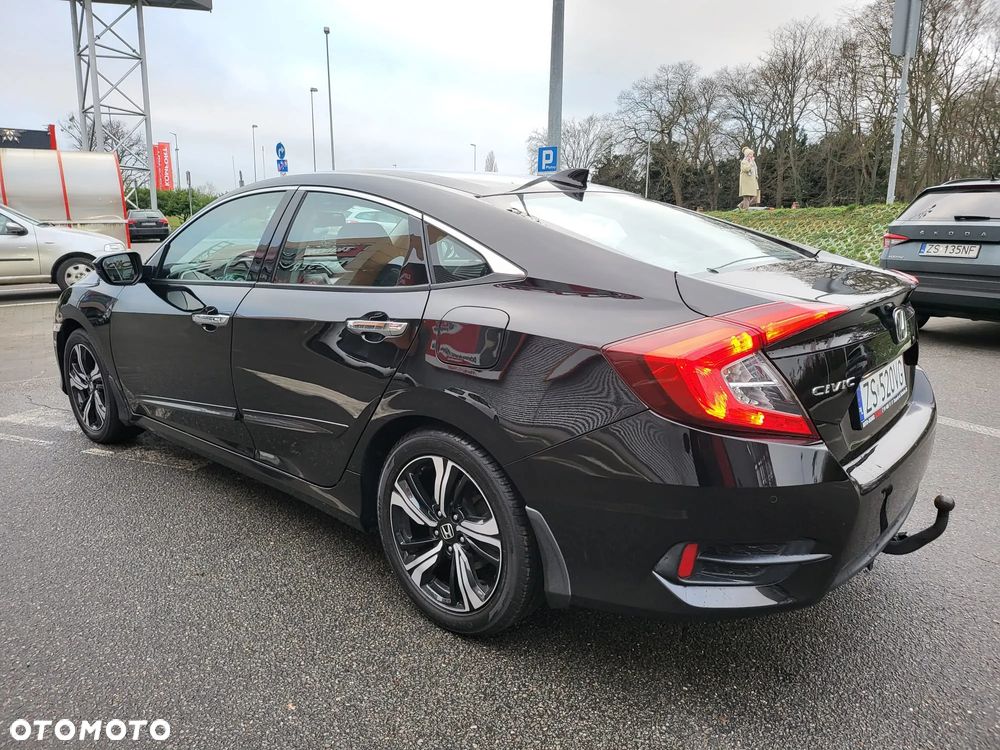 Honda Civic 1.5 i-VTEC Turbo CVT Executive - 3