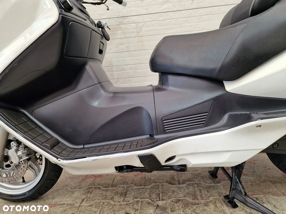Suzuki Burgman - 13