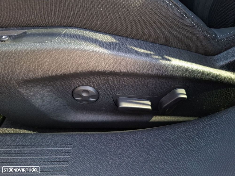 Peugeot 408 1.6 Hybrid GT e-DCS7 — fotografia 27