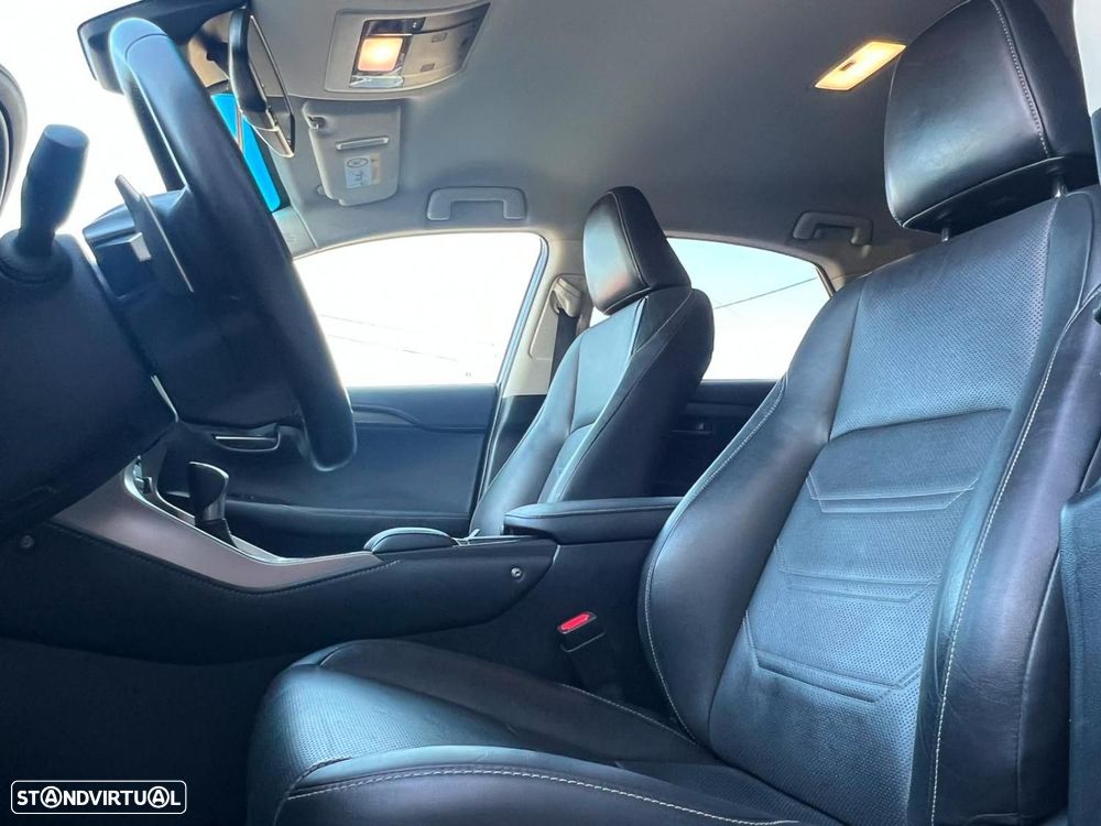 Lexus NX 300h Executive+ - 12
