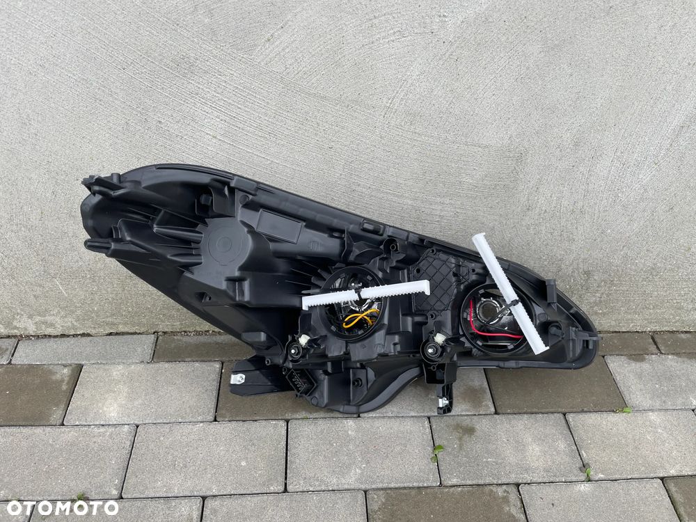 LAMPA PRZEDNIA LEWA OPEL CORSA E  2014-- NOWA - 2