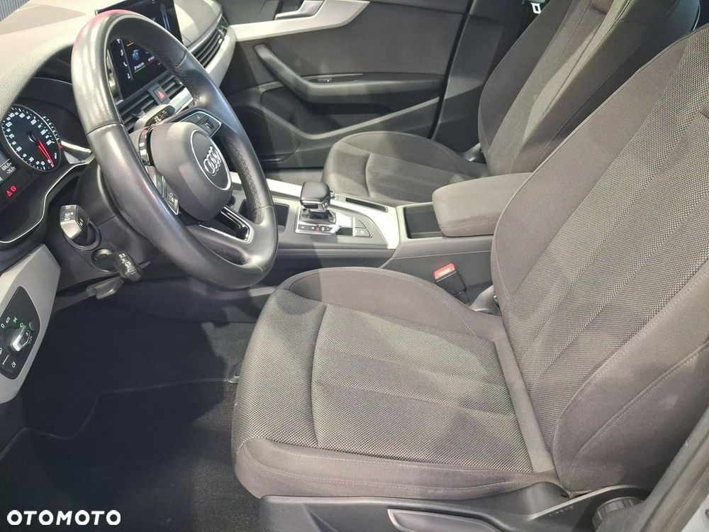 Audi A4 Limousine - 10