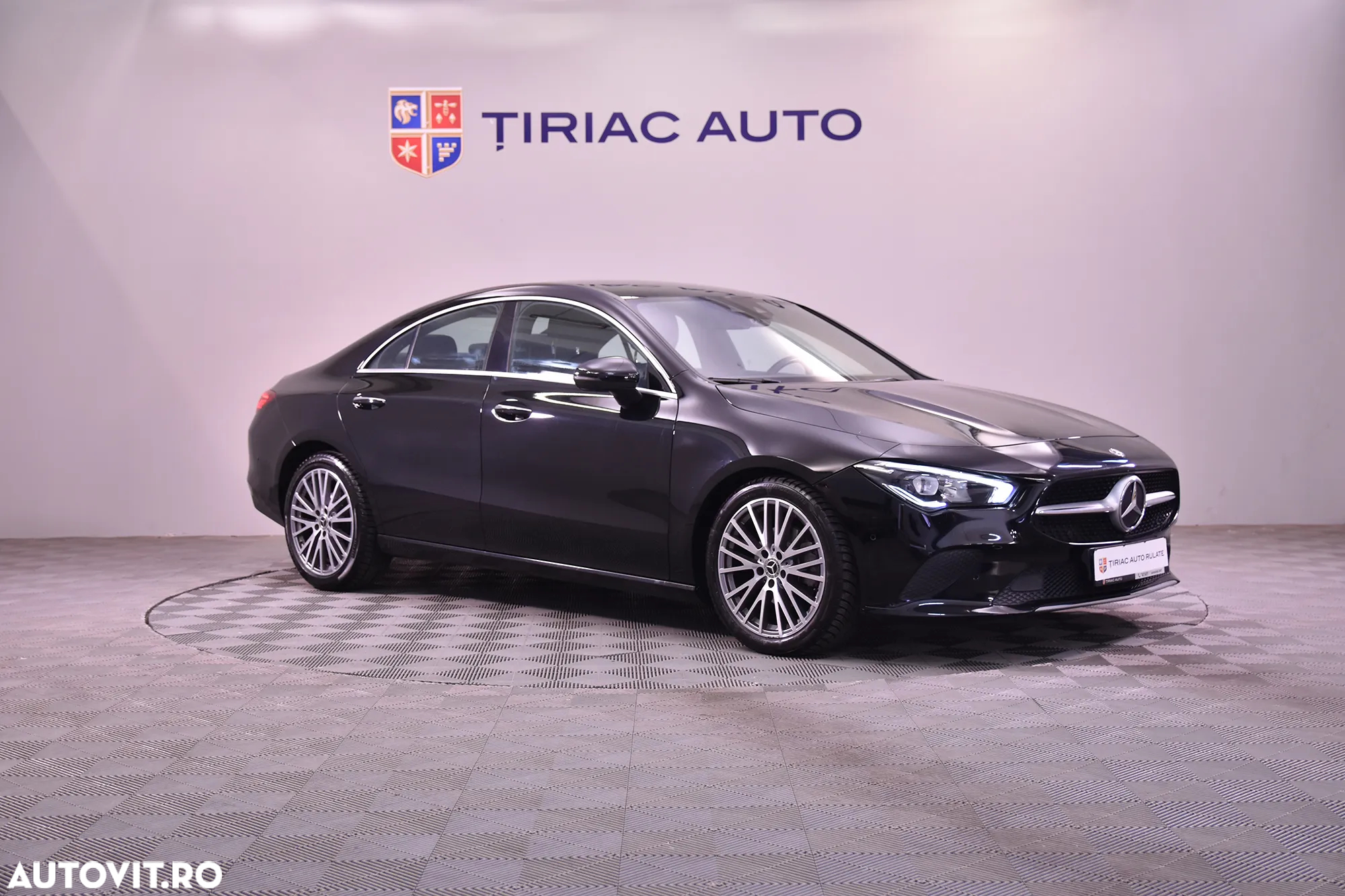 Mercedes-Benz CLA 180 7G-DCT - 7