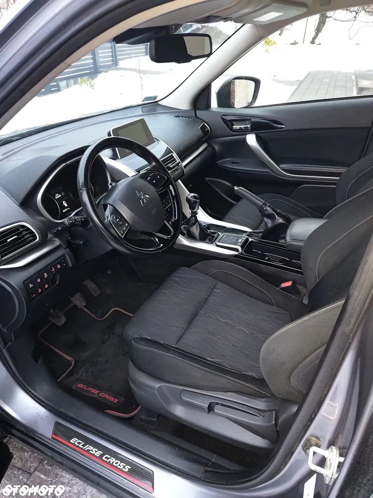Mitsubishi Eclipse Cross - 10
