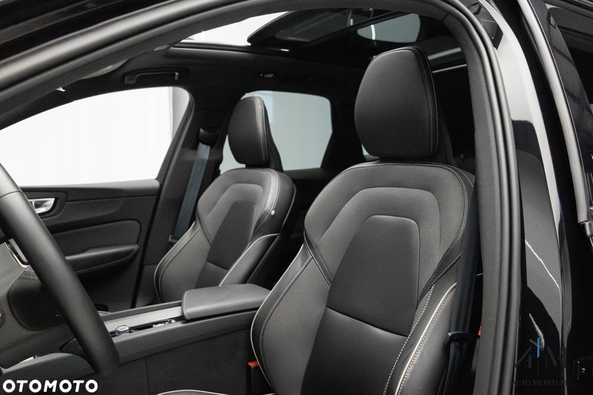 Volvo XC 60 B4 D AWD Plus Dark - 15
