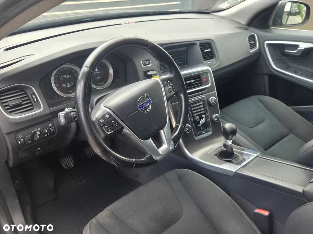 Volvo V60 D3 Momentum - 20