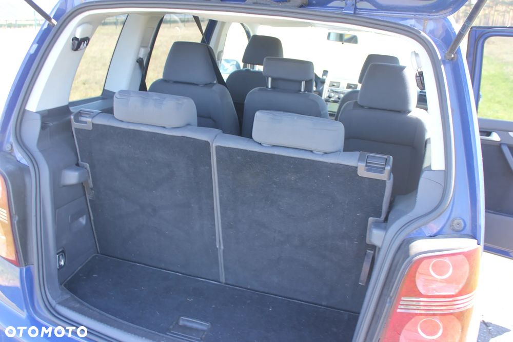 Volkswagen Touran - 7