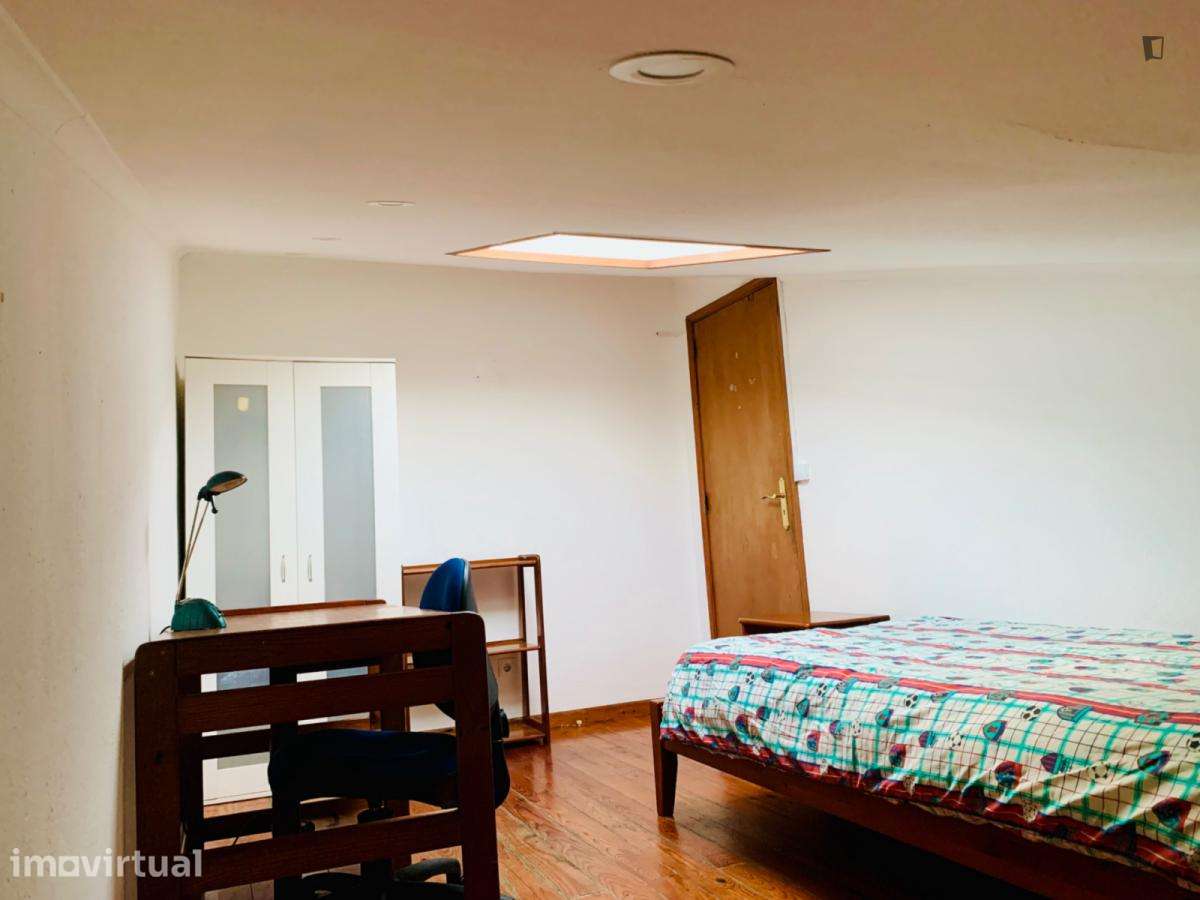 Quarto - localizado em Conchada Coimbra - Grande imagem: 2/11