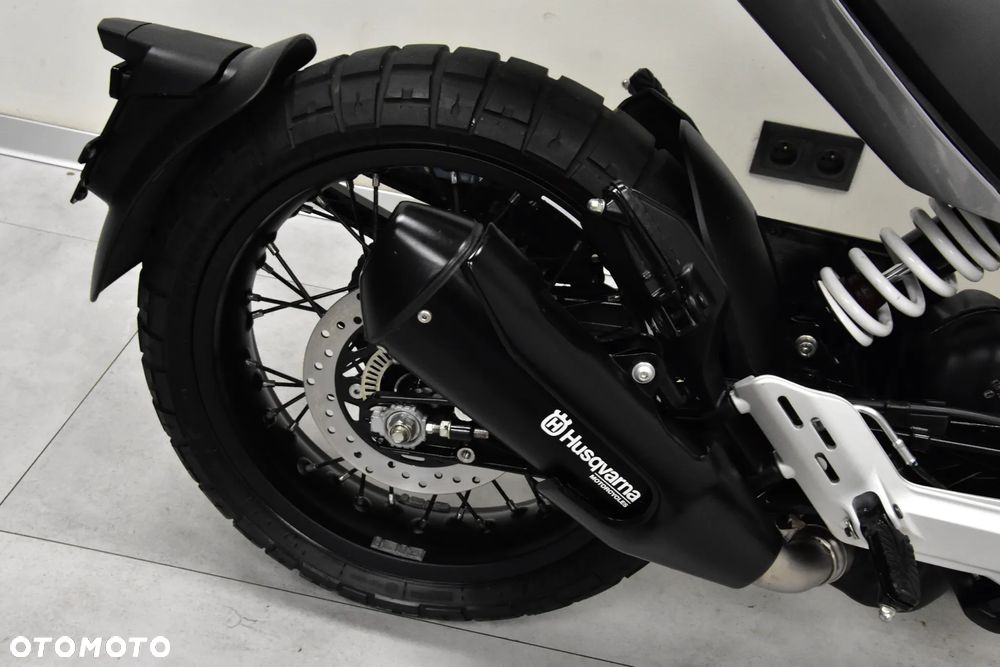 Husqvarna Svartpilen - 30