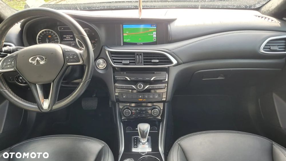 Infiniti Q30 2.2d DCT AWD Premium - 12