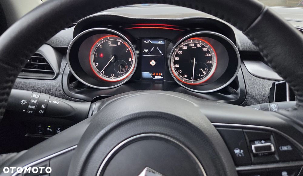 Suzuki Swift 1.2 Dualjet SHVS Premium Plus - 12