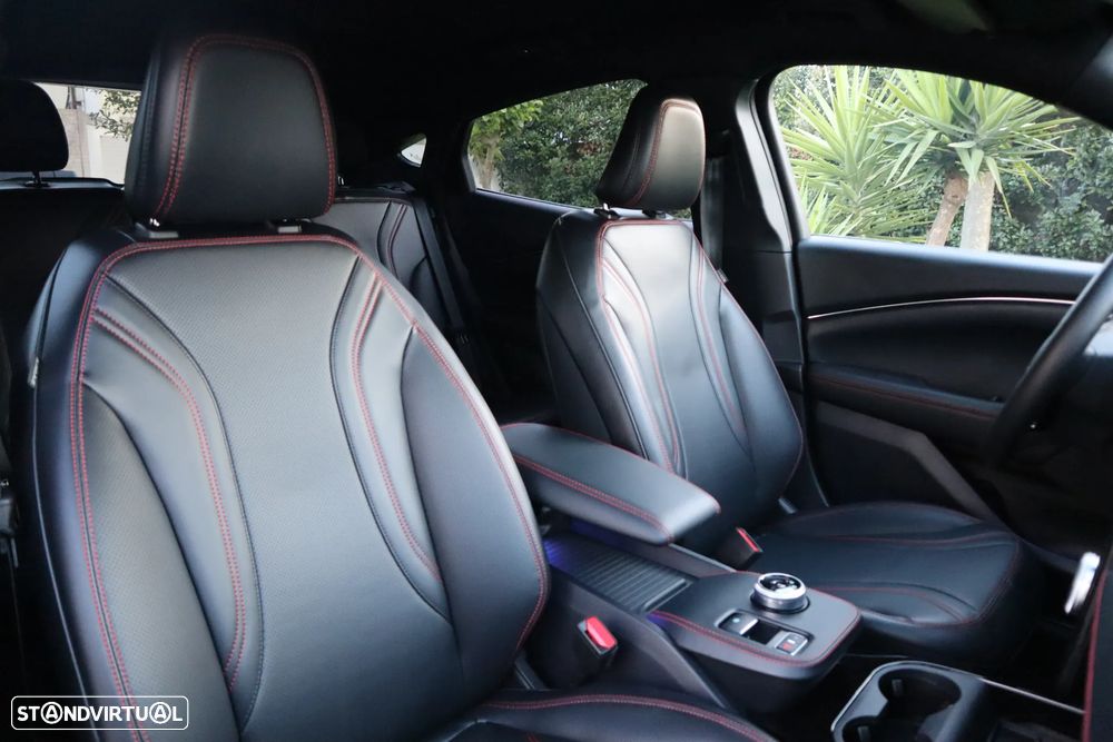 Ford Mustang Mach-E 75.7 kWh Premium AWD - 26