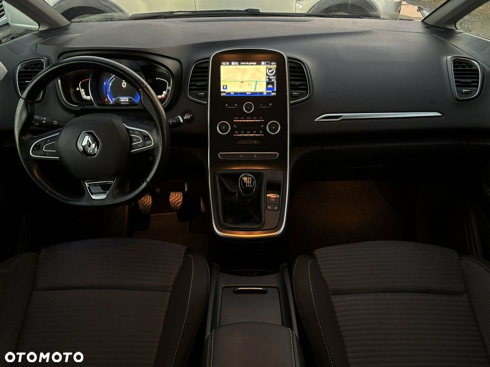 Renault Grand Scenic - 22