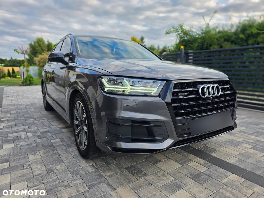 Audi Q7 - 1