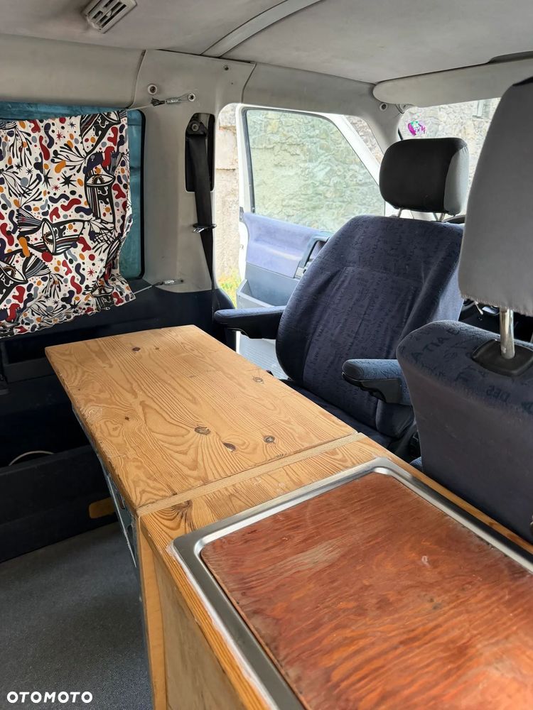 Volkswagen Transporter - 21