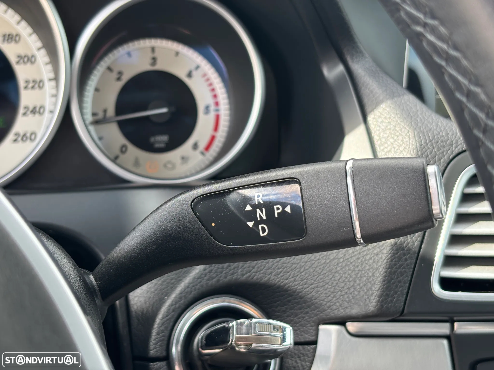Mercedes-Benz E 250 BlueTEC Auto - 25