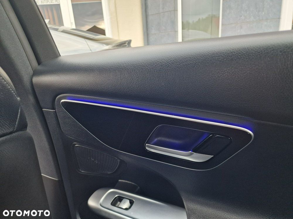 Mercedes-Benz Klasa C 300 e 9G-TRONIC Avantgarde - 23