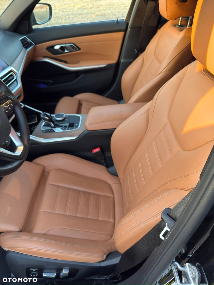 BMW Seria 3 330i xDrive Sport Line - 12
