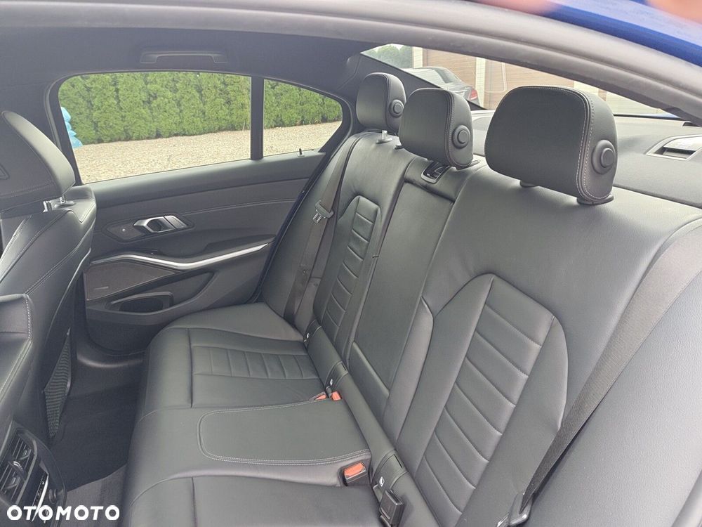 BMW Seria 3 M340i xDrive sport - 18