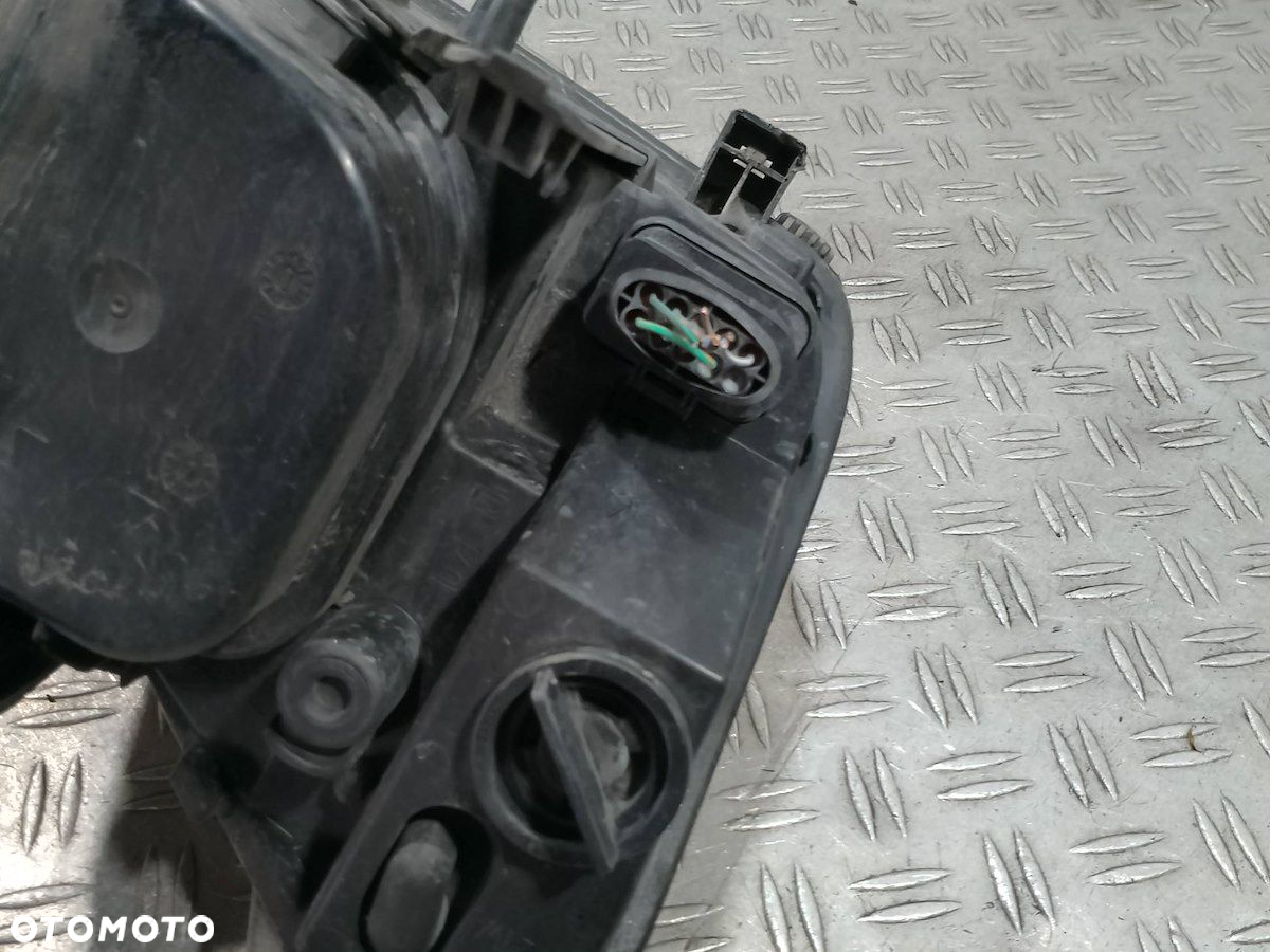 LAMPA LEWA PRZÓD FORD C-MAX I 3M51-13006-AH  1EE270600-01 - 3