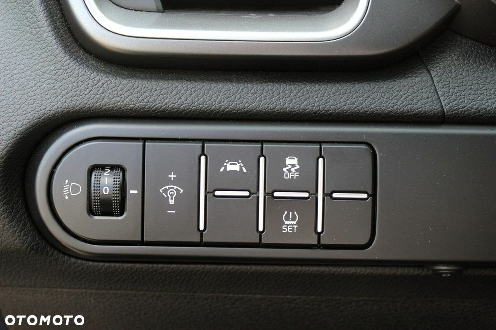 Kia Ceed 1.6 CRDi mHEV M - 18