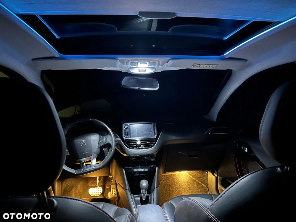 Peugeot 208 - 32