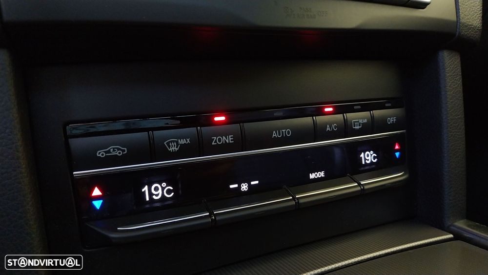 Mercedes-Benz E 250 BlueTEC Avantgarde Auto. - 14